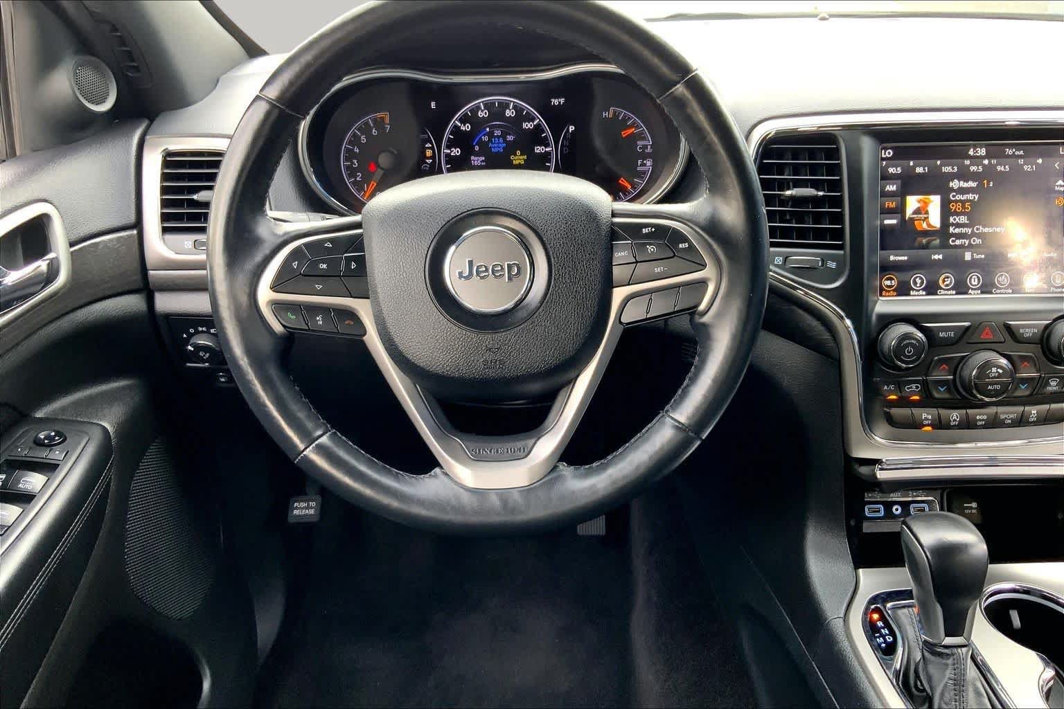 Used 2018 Jeep Grand Cherokee Altitude RWD image 6