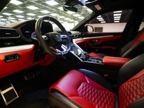 Used 2021 Lamborghini Urus image 14