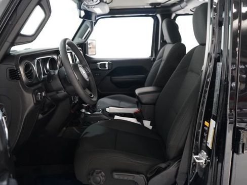 Used 2023 Jeep Wrangler Willys image 15