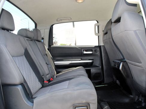 Used 2015 Toyota Tundra SR5 w/ SR5 Upgrade Package AWD/4WD image 18