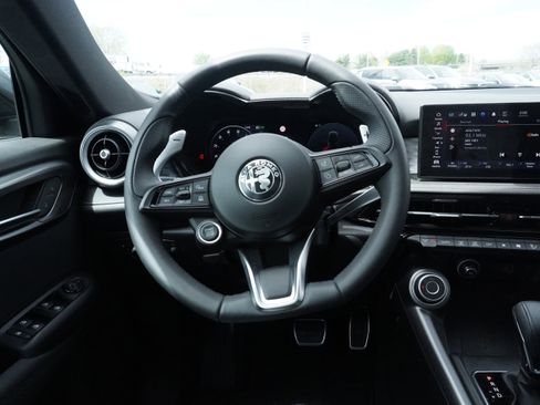 Certified 2024 Alfa Romeo Tonale Ti image 22