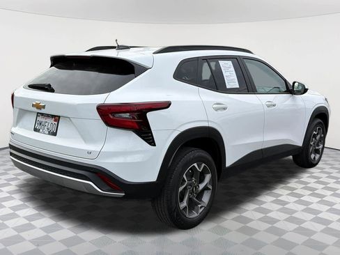 Used 2024 Chevrolet Trax LT w/ Driver Confidence Package image 5