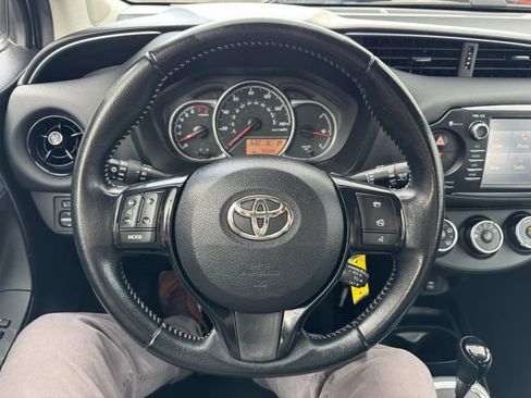 Used 2018 Toyota Yaris SE w/ Carpet Mat Package FWD image 13