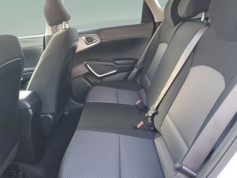 Certified 2025 Kia Soul LX image 10