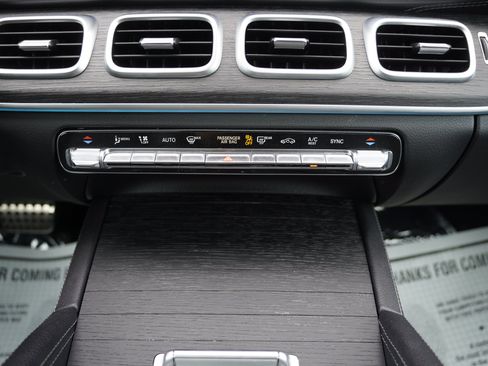 Used 2023 Mercedes-Benz GLS 580 4MATIC image 31