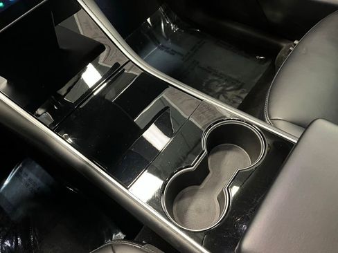 Used 2021 Tesla Model Y Long Range AWD/4WD image 6