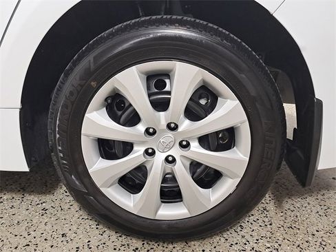 Used 2025 Toyota Corolla LE image 8