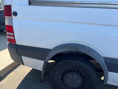Used 2017 Mercedes-Benz Sprinter 2500 image 7