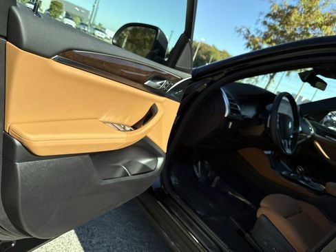 Used 2025 BMW X4 xDrive30i image 18