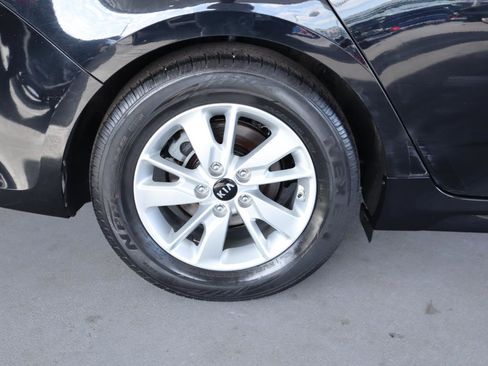 Used 2018 Kia Optima LX FWD image 5