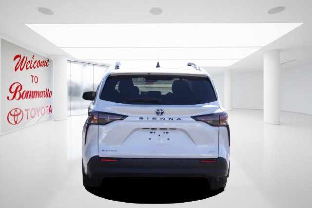 Used 2025 Toyota Sienna XLE w/ XLE Plus Package AWD/4WD image 6