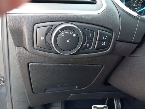 Used 2021 Ford Edge ST-Line w/ Cold Weather Package image 32