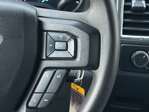 Used 2016 Ford F150 XLT AWD/4WD image 12