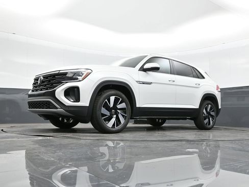 New 2026 Volkswagen Atlas Cross Sport SE image 28