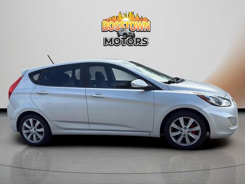 Used 2013 Hyundai Accent SE FWD image 10