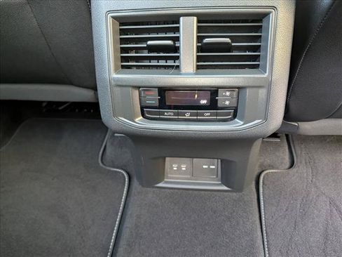 Used 2023 Volkswagen Atlas SEL AWD/4WD image 17