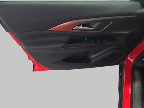 New 2025 Chevrolet Equinox EV RS w/ Convenience Package II FWD image 31