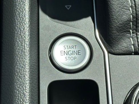 Used 2023 Volkswagen Atlas Cross Sport SEL AWD/4WD image 40
