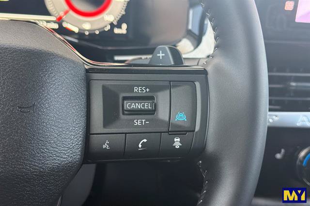 Used 2026 Nissan Pathfinder SL AWD/4WD image 31