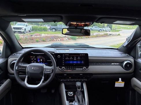 New 2026 Chevrolet Colorado ZR2 w/ Technology Package AWD/4WD image 19