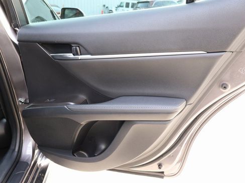 Used 2022 Toyota Camry XSE w/ Cold Weather Package image 11