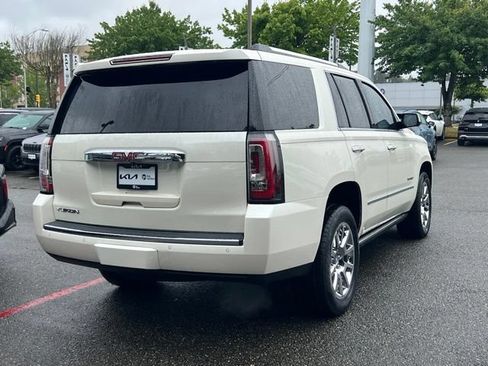 Used 2015 GMC Yukon Denali w/ Premium Package AWD/4WD image 9