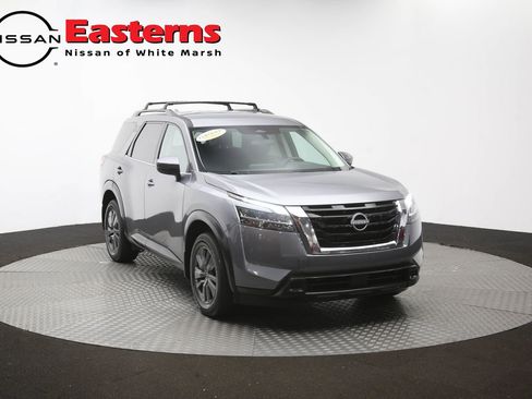 Used 2022 Nissan Pathfinder SV AWD/4WD image 47
