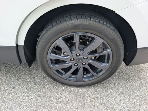 Used 2023 Chevrolet Equinox RS FWD image 11