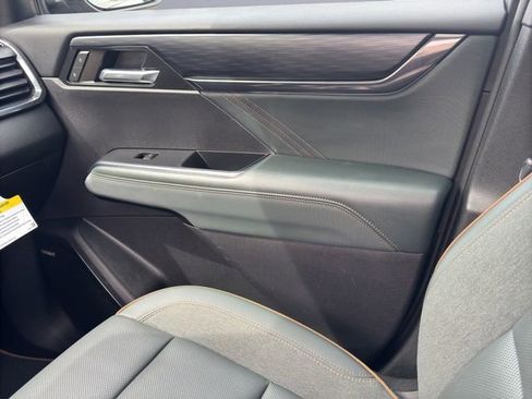 Used 2024 GMC Acadia AT4 w/ Super Cruise Package image 25