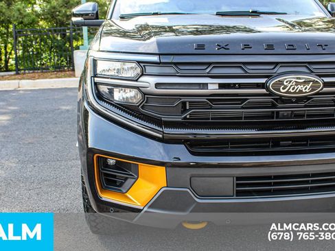 Used 2025 Ford Expedition Tremor AWD/4WD image 12