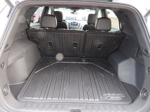 Used 2022 Chevrolet Equinox RS w/ RS Leather Package image 9