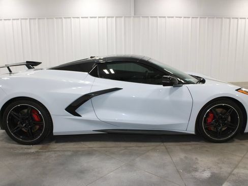 Used 2021 Chevrolet Corvette Stingray Preferred Conv w/ Z51 Performance Package RWD image 11