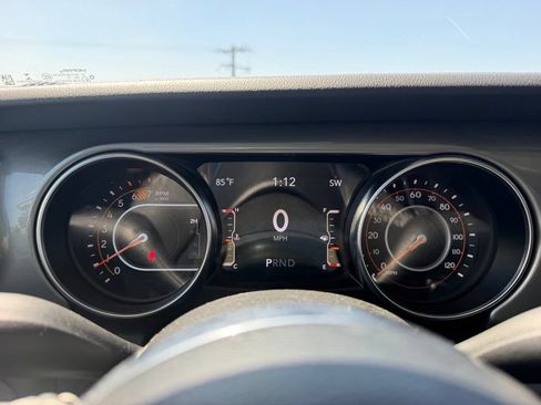 Used 2023 Jeep Wrangler Unlimited Sahara AWD/4WD image 10