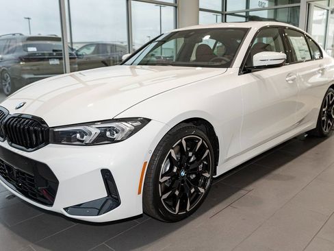 Used 2026 BMW 330i xDrive Sedan w/ M Sport Package AWD/4WD image 3