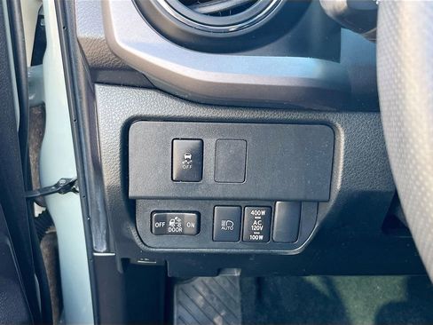 Used 2023 Toyota Tacoma TRD Sport w/ Technology Package RWD image 10