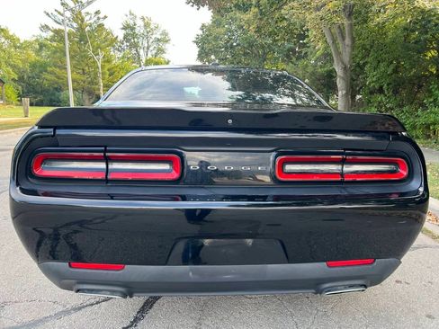 Used 2018 Dodge Challenger SXT w/ Super Sport Group (SS/T) image 5