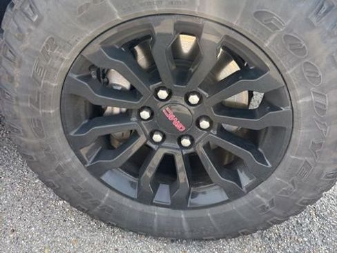 Used 2022 GMC Sierra 1500 AT4X image 12