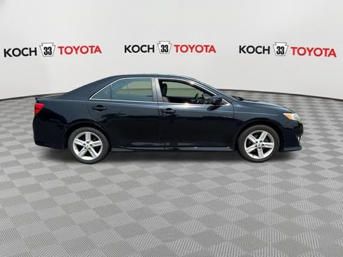 Used 2012 Toyota Camry SE w/ Preferred Accessory Pkg FWD image 9