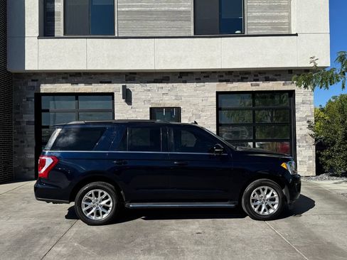 Used 2021 Ford Expedition XLT AWD/4WD image 2