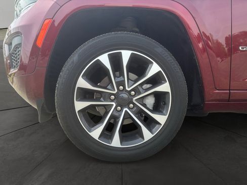 Used 2022 Jeep Grand Cherokee Overland image 14