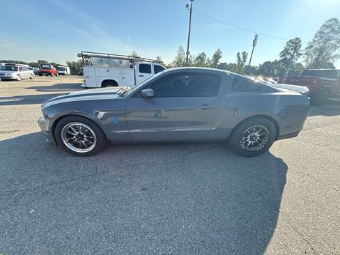 Used 2012 Ford Mustang Shelby GT500 RWD image 2