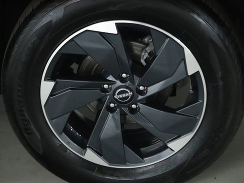 Certified 2026 Nissan Rogue SV image 40