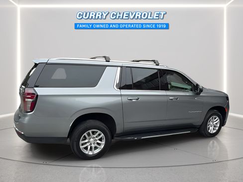 Used 2023 Chevrolet Suburban LT w/ Luxury Package AWD/4WD image 14