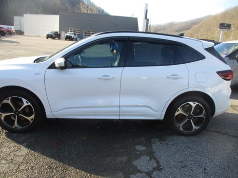 Used 2023 Ford Escape ST-Line Select w/ Tech Pack #2 AWD/4WD image 7