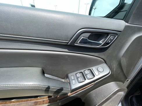 Used 2019 Chevrolet Tahoe LS RWD image 12