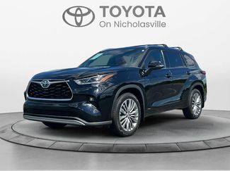 Used 2022 Toyota Highlander Platinum AWD/4WD video 1