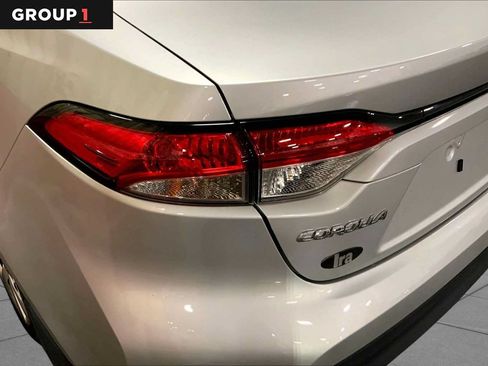 Used 2025 Toyota Corolla LE FWD image 29