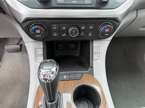 Used 2017 GMC Acadia SLE AWD/4WD image 34