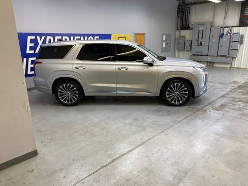 Used 2025 Hyundai Palisade Calligraphy AWD/4WD image 8