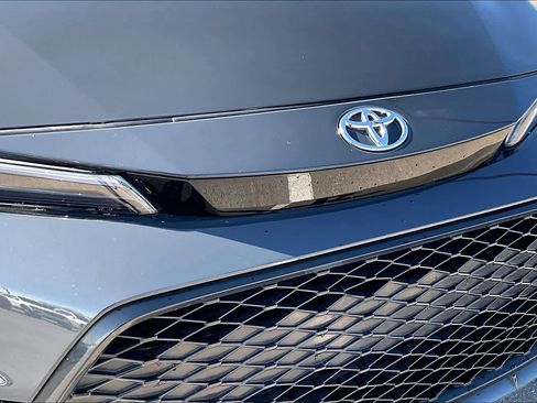 Used 2025 Toyota Corolla SE image 30